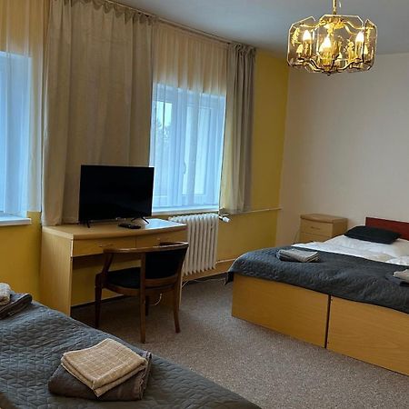 Hotel Pod Vlekem Loučná pod Klínovcem Bagian luar foto