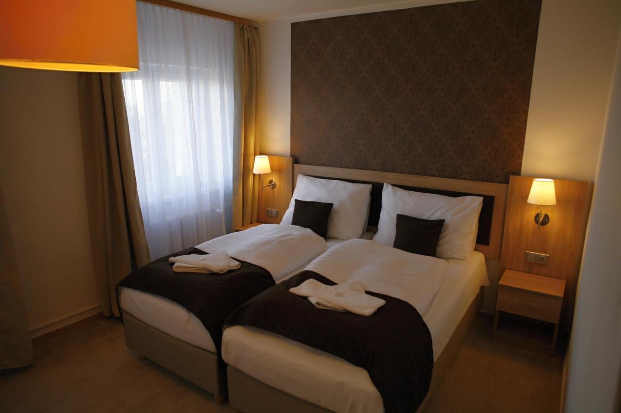 Hotel Pod Vlekem Loučná pod Klínovcem Bagian luar foto