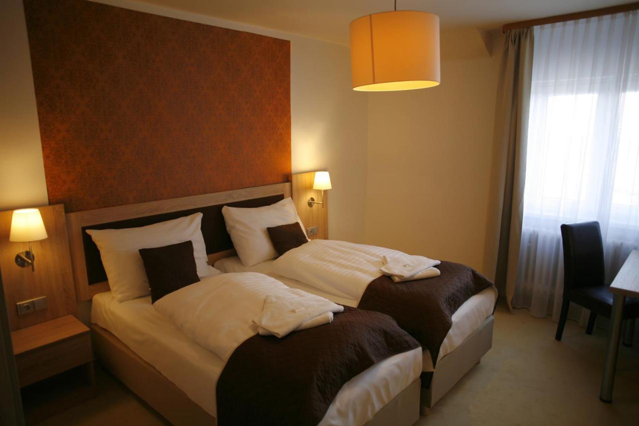 Hotel Pod Vlekem Loučná pod Klínovcem Bagian luar foto